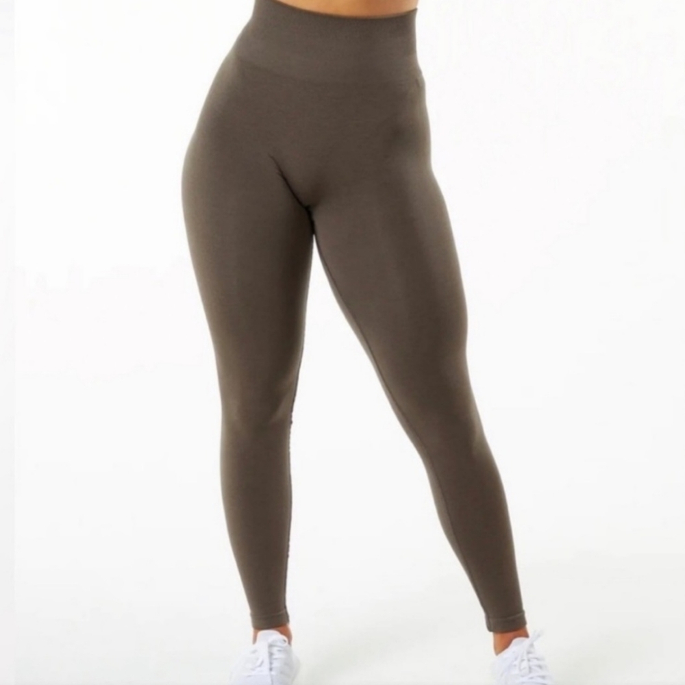 Alphalete Amplify Leggings Mocha S